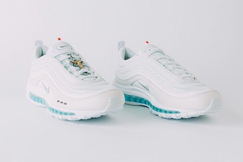 Die neuen Nike Jesus Shoes mit Weihwasser