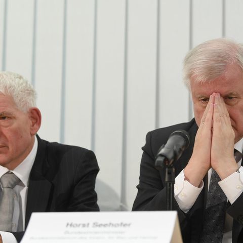 Josef Schuster (l.) vom Zentralrat der Juden und Innenminister Horst Seehofer