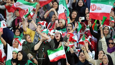 Weibliche Fußballfans im Iran