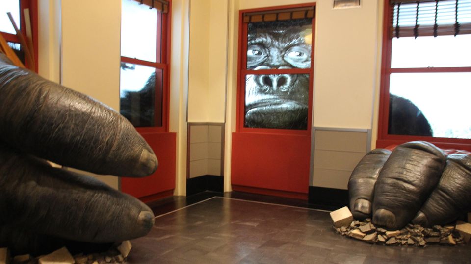 Heute ist Wiedereröffnung: King-Kong-Installation in einem Ausstellungsraum im Empire State Building. King-Kong-Installation in einem Ausstellungsraum im Empire State Building.