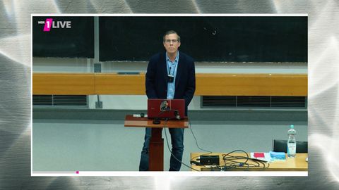 1-Live-Reporter Daniel Danger undercover als Philosophie-Professor