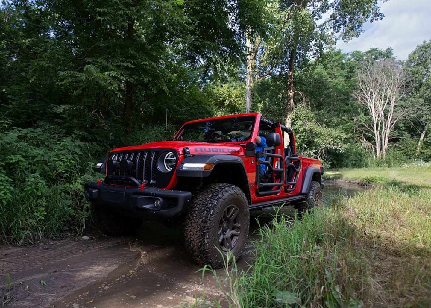 Der Jeep Gladiator Rubicon Mopar kommt im Gelände ausgezeichnet klar