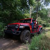 Der Jeep Gladiator Rubicon Mopar kommt im Gelände ausgezeichnet klar