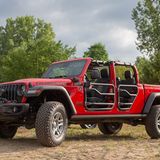 Die Karosserie ist mit dem Lift-Kit um rund fünf Zentimeter höher gelegt