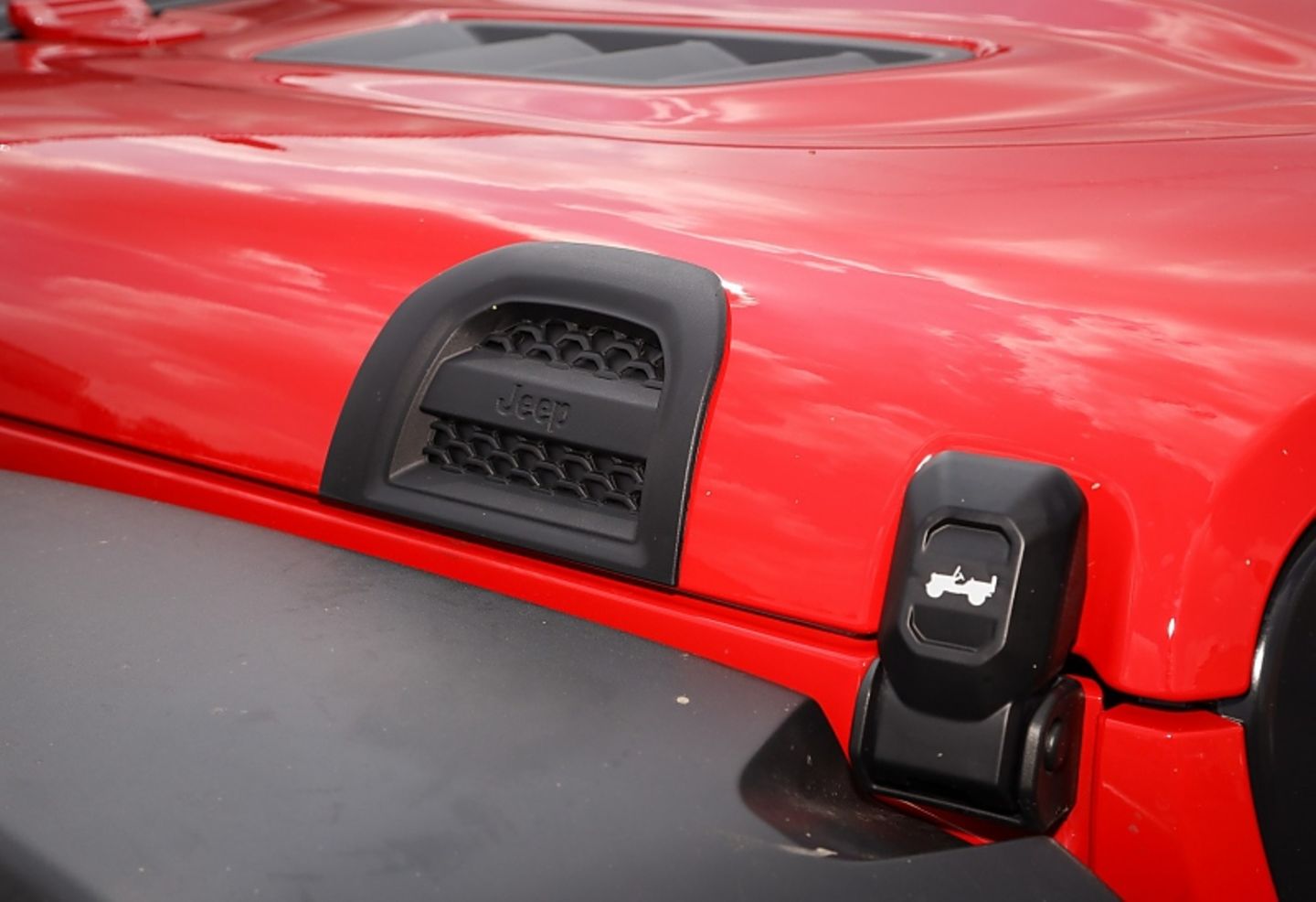 Auch beim Jeep Gladiator Rubicon Mopar findet man Easter Eggs
