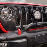 Extra Scheinwerfer sind ebenfalls montiert