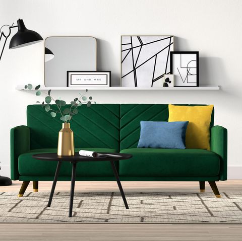 Wohnzimmer mit bunten Interieur-Highlights