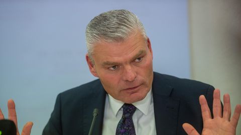 Holger Stahlknecht (CDU), Innenminister des Landes Sachsen-Anhalt, spricht auf einer Pressekonferenz