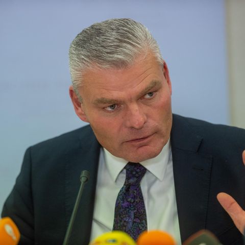 Holger Stahlknecht (CDU), Innenminister des Landes Sachsen-Anhalt, spricht auf einer Pressekonferenz
