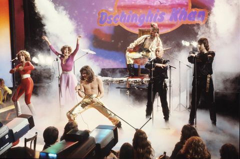 Leslie Mandoki (Mitte) bei einem Fernsehauftritt mit Dschinghis Khan 1979