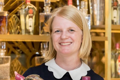 Caro Thompson, Bar-Managerin im Fünf-Sterne-Hotel "Fraser Suites"