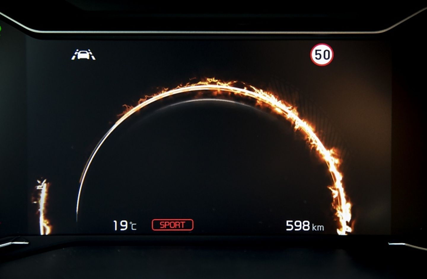 Ring of Fire: Wenn man in den Sport-Modus schaltet, geht das optische Spektakel los