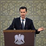 Baschar al-Assad gestikuliert beim Sprechen
