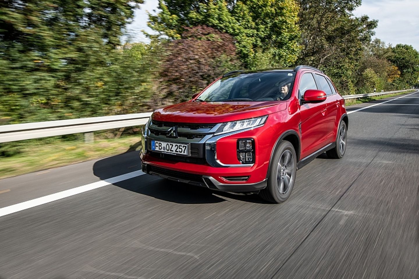 Die rote Metallic-Lackierung kostet Aufpreis