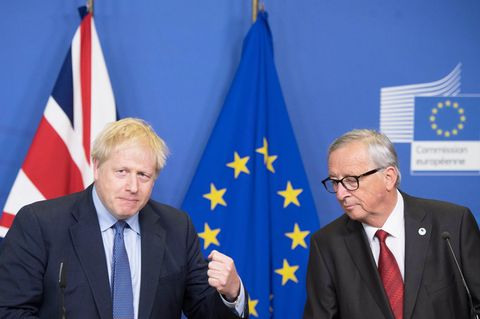 Großbritanniens Premierminister Boris Johnson (l.) und EU-Kommissionschef Jean-Claude Juncker