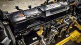 Jeep-Produktion in Melfi - das Batteriepacks im Unterboden
