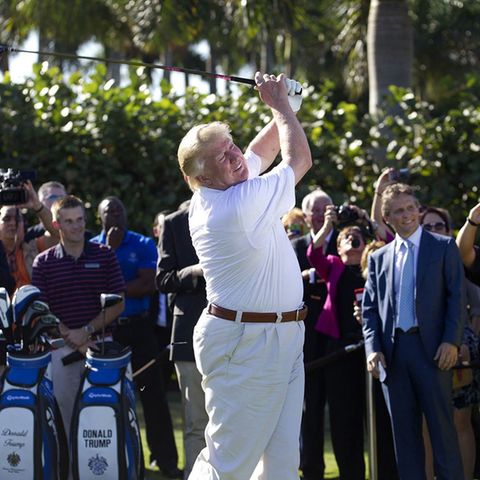 Donald Trump schwingt in seinem "Doral" Resort den Golfschläger (Archivbild)