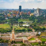 Kenias Hauptstadt Nairobi folgt auf Platz 4. Erst jüngst wurde bekannt, dass die Stadt 25 Millionen Euro in das Schienennetz und die Modernisierung des öffentlichen Nahverkehrs stecken will. Nairobi lässt morgens und abends spezielle Pendlerzüge fahren, um die Menschen zur Arbeit zu befördern.