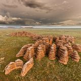Bungle Bungle werden diese bienenstockartigen Felsformationen genannt. Sie entstanden durch natürliche Vorgänge und gehören zum Purnululu- Nationalpark in Westaustralien.