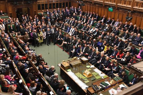 Die Niederlage für Johnson - die Abgeordnete nehmen den Antrag von Letwin an, der vorsieht, dass die Entscheidung über Johnsons neuen Brexit-Deal vertagt wird.