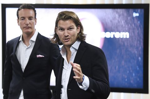 Die beiden N26-Gründer Valentin Stalf (r.) und Maximilian Tayenthal