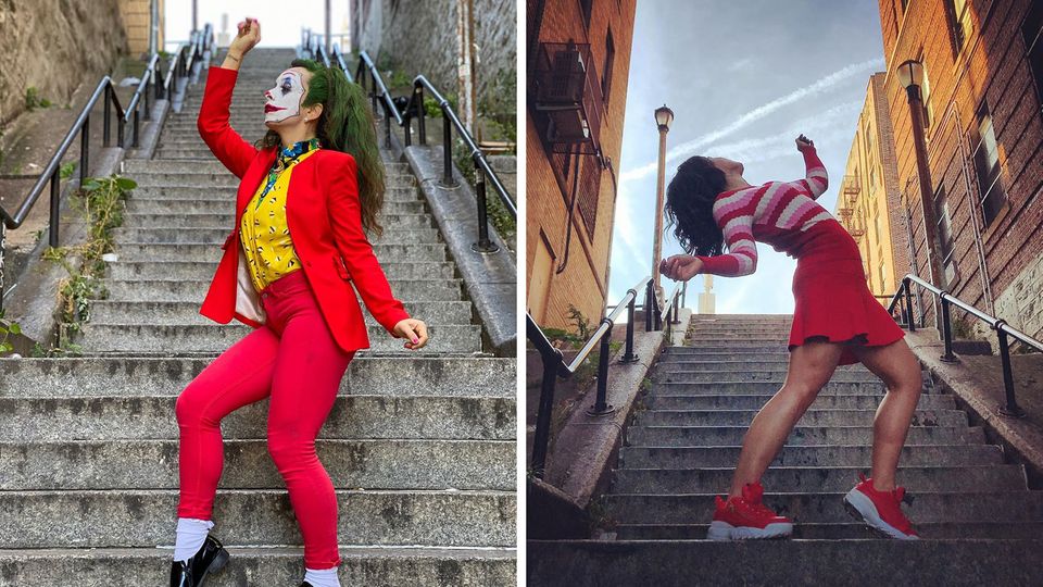Frauen posen an einer Treppe