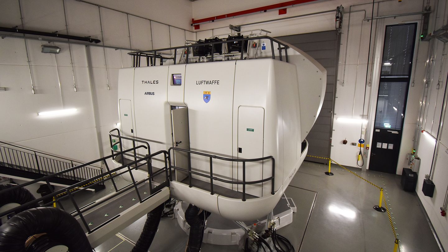 Flugsimulator von außen