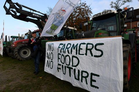 In Rendsburg sammelten sich am Morgen Landwirte zum Start ihrer Sternfahrt