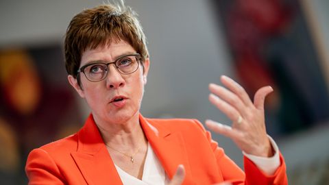 Verteidigungsministerin Annegret Kramp-Karrenbauer will der "humanitären Katastrophe" in Syrien nicht tatenlos zusehen