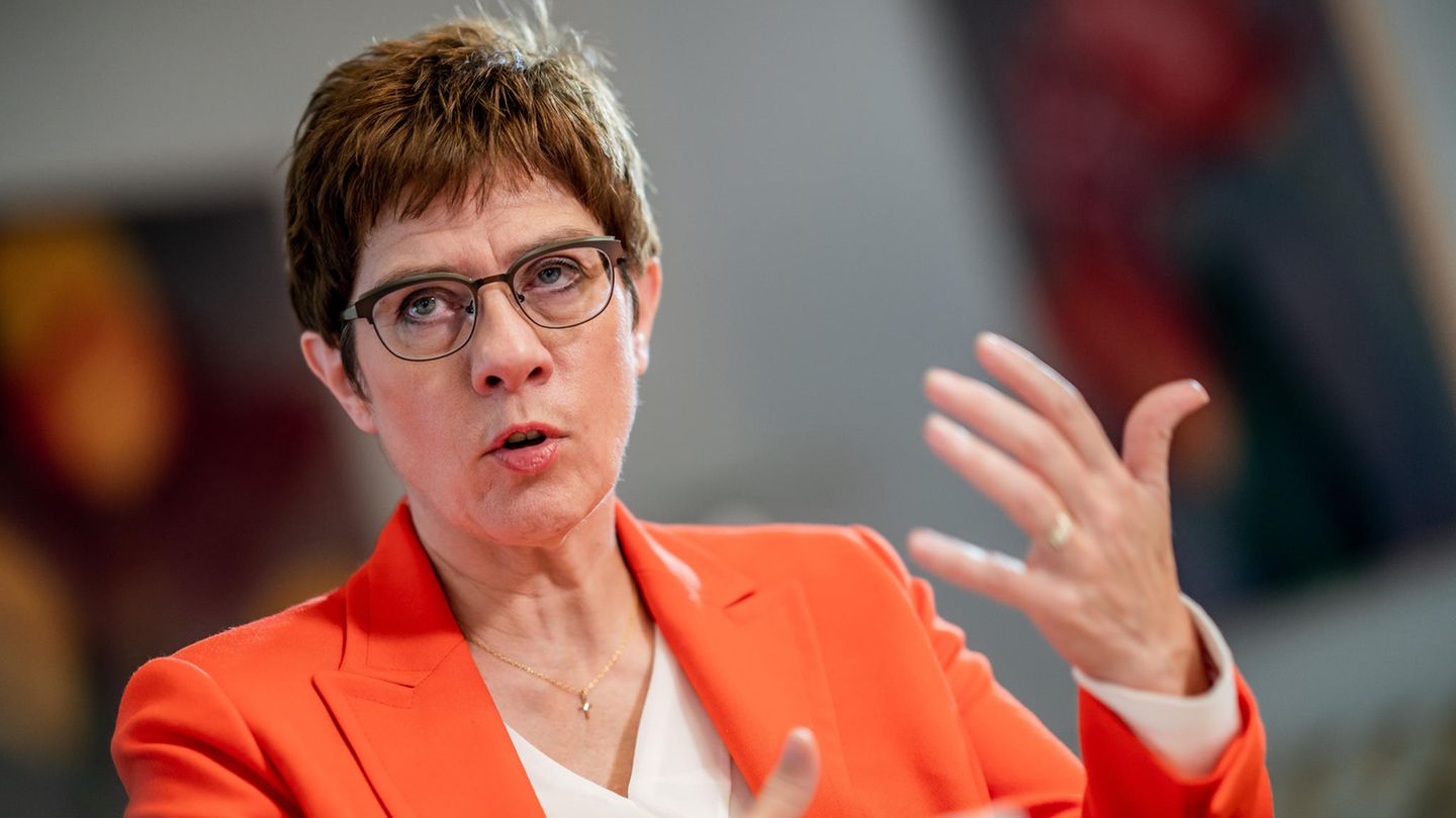 Verteidigungsministerin Annegret Kramp-Karrenbauer will der "humanitären Katastrophe" in Syrien nicht tatenlos zusehen