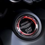 Auch bei Handschaltung wird per Knopfdruck gestartet