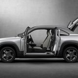 Die Tor schwingt auf: Der Mazda MX-30 hat weit aufschwingende Türen