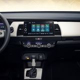 Die Bedienung des Infotainment geschieht via Apps und das Smartphone wird per Apple CarPlay oder Android Auto eingebunden