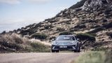 Auch auf schlechten Straßen liefert der Alpine A110S noch Kofort ab