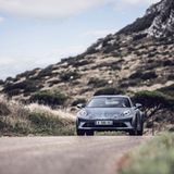 Auch auf schlechten Straßen liefert der Alpine A110S noch Kofort ab