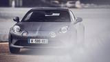 Der Alpine A110S hat das klassische Vier-Augen-Gesicht