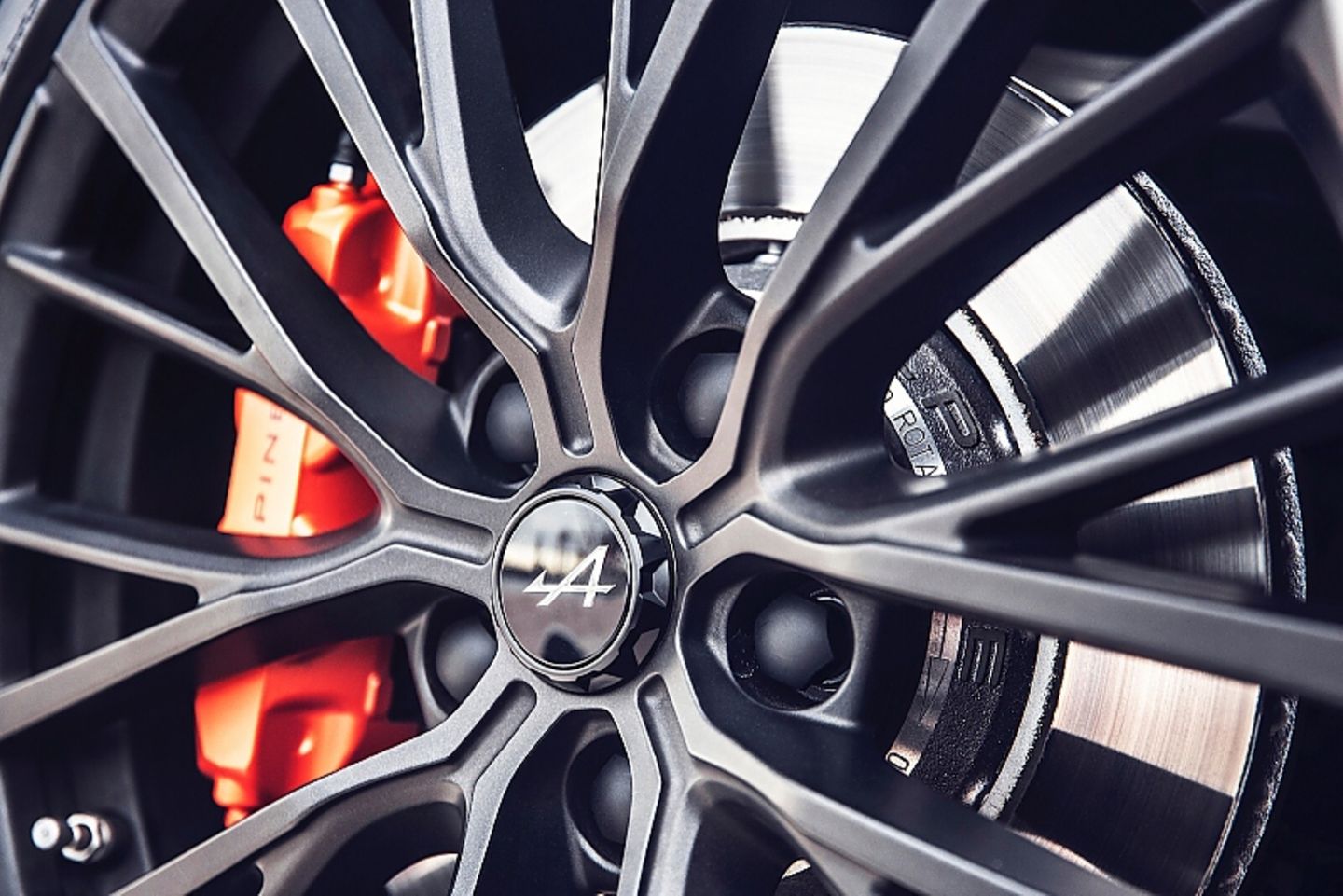 Die Bremsanlage im Alpine A110S kommt von Brembo