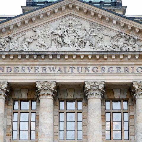 Das Bundesverwaltungsgericht prüft, ob zwei Lehrer in Berlin trotz des Besitzes von Kinderpornografie Beamte bleiben können