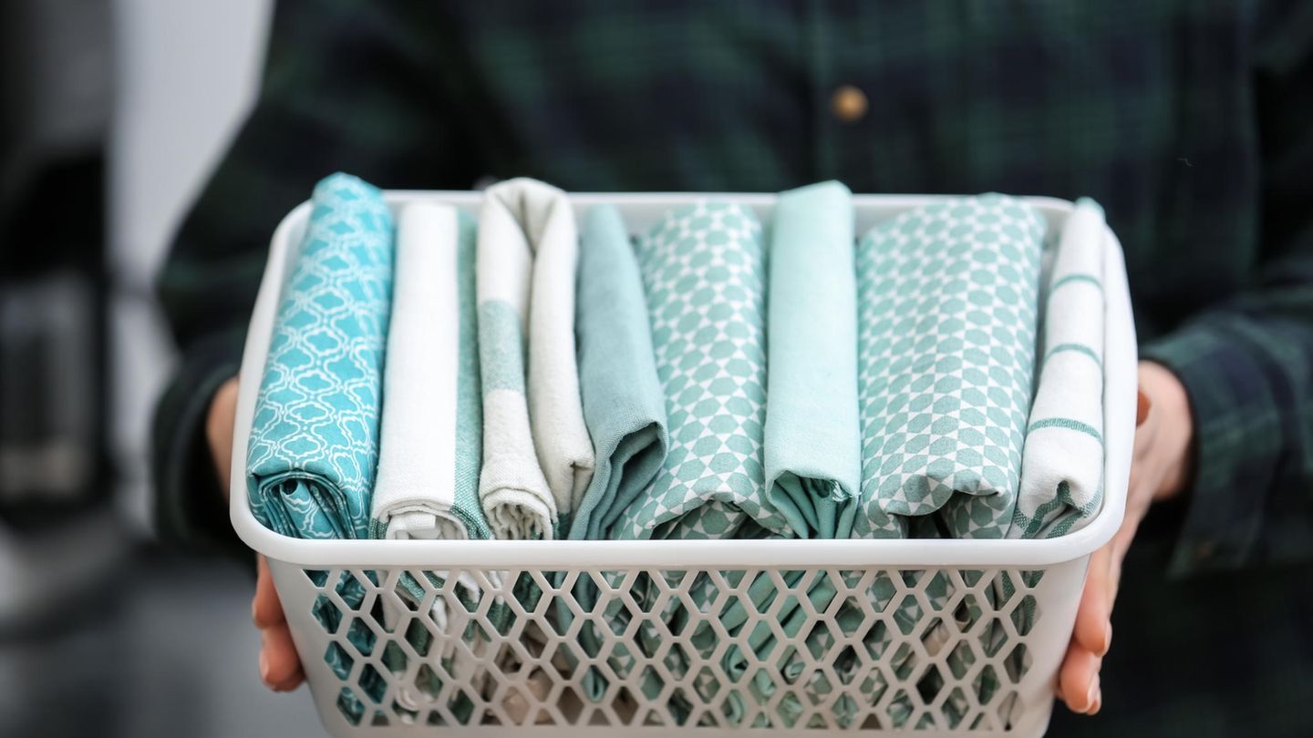 Lappen in einem Wäschekorb