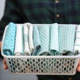 Lappen in einem Wäschekorb