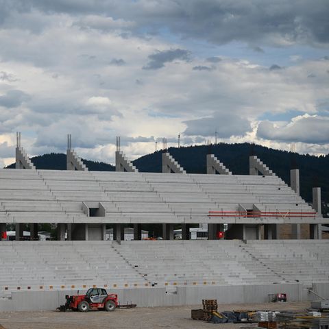 Blick auf das noch im Bau befindliche neue Stadion des SC Freiburg