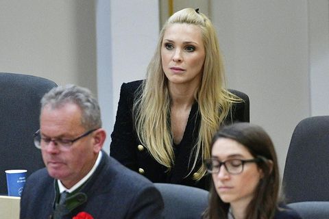 Philippa Strache sitzt bei der ersten Sitzung des neuen Parlaments als fraktionslose Abgeordnete im Saal
