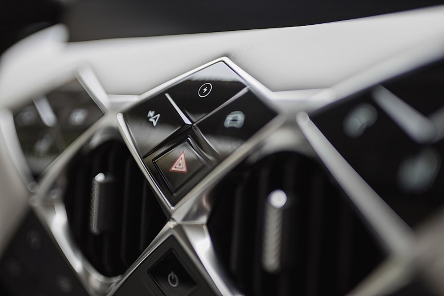 Raute heißt das Design-Thema im DS 3 Crossback E-Tense