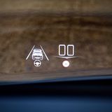 Optional ist das Headup-Display im DS 3 Crossback E-Tense