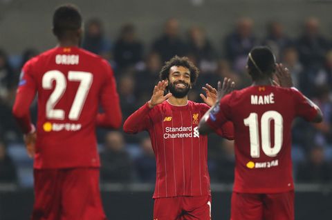 Mohammed Salah feiert mit Sadio Mané seinen Treffer zum 4: 1 gegen Genk