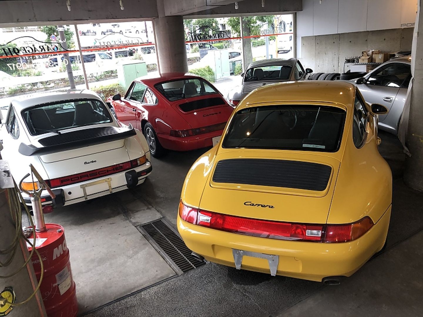 Porsche Garage 911 in Tokio