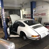 Porsche Garage 911 in Tokio