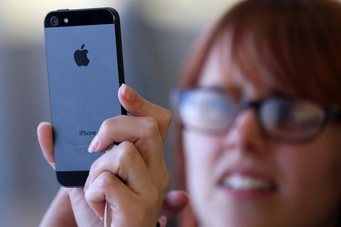 Wer ein iPhone 5 besitzt, sollte das Gerät zeitnah aktualisieren.