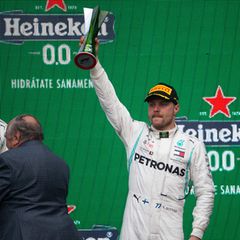 Valtteri Bottas und Lewis Hamilton auf dem Treppchen in Mexiko