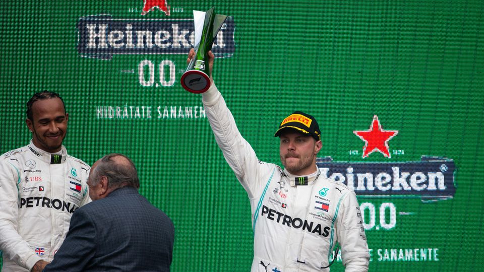 Valtteri Bottas und Lewis Hamilton auf dem Treppchen in Mexiko